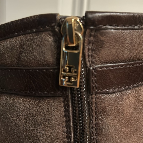 TORY BURCH PRIMROSE SHERPA LINED WEDGE HEEL LEATHER BOOTS - Picture 9 of 16